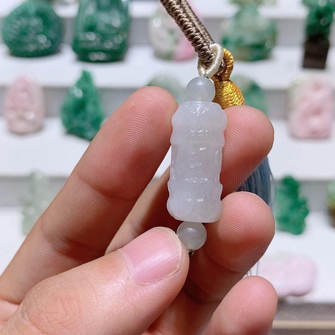 独山玉未镶嵌吊坠