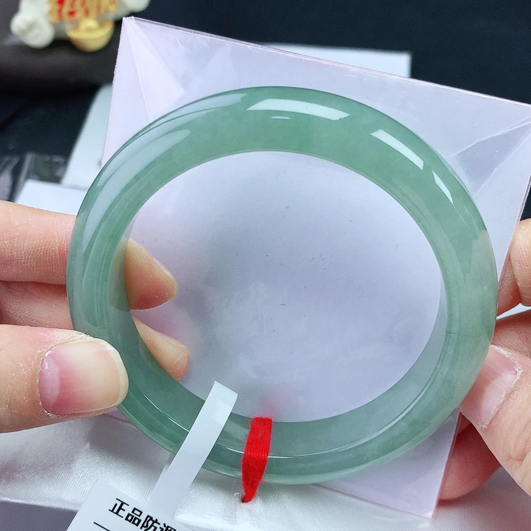 翡翠手镯未镶嵌57圈