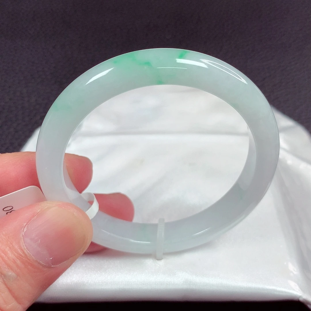 翡翠手镯未镶嵌天然翡翠手镯