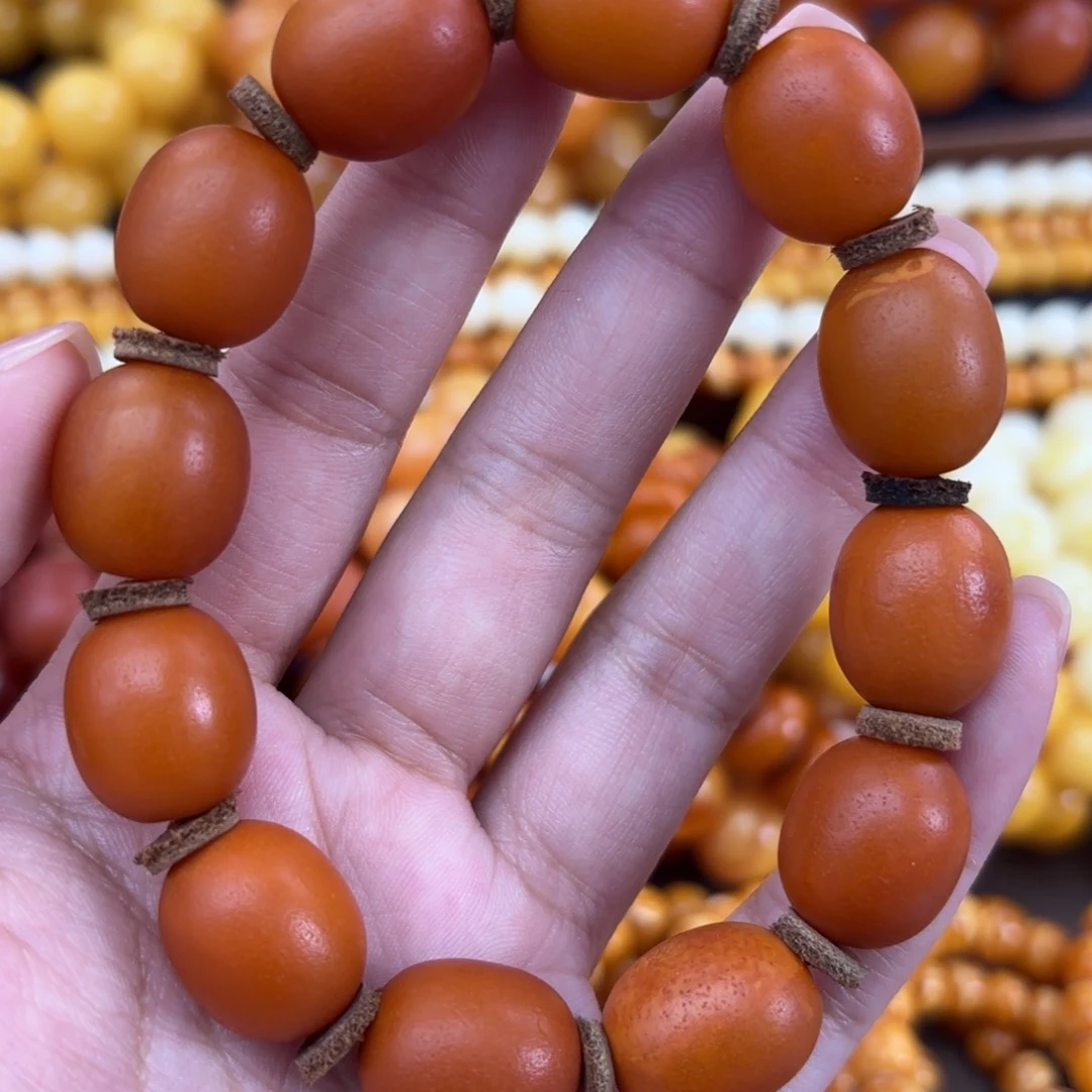 未镶嵌颈饰琥珀蜜蜡