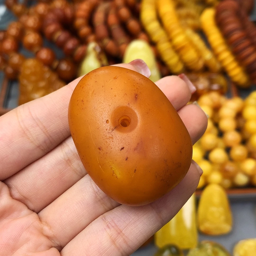 未镶嵌琥珀珠宝奇石