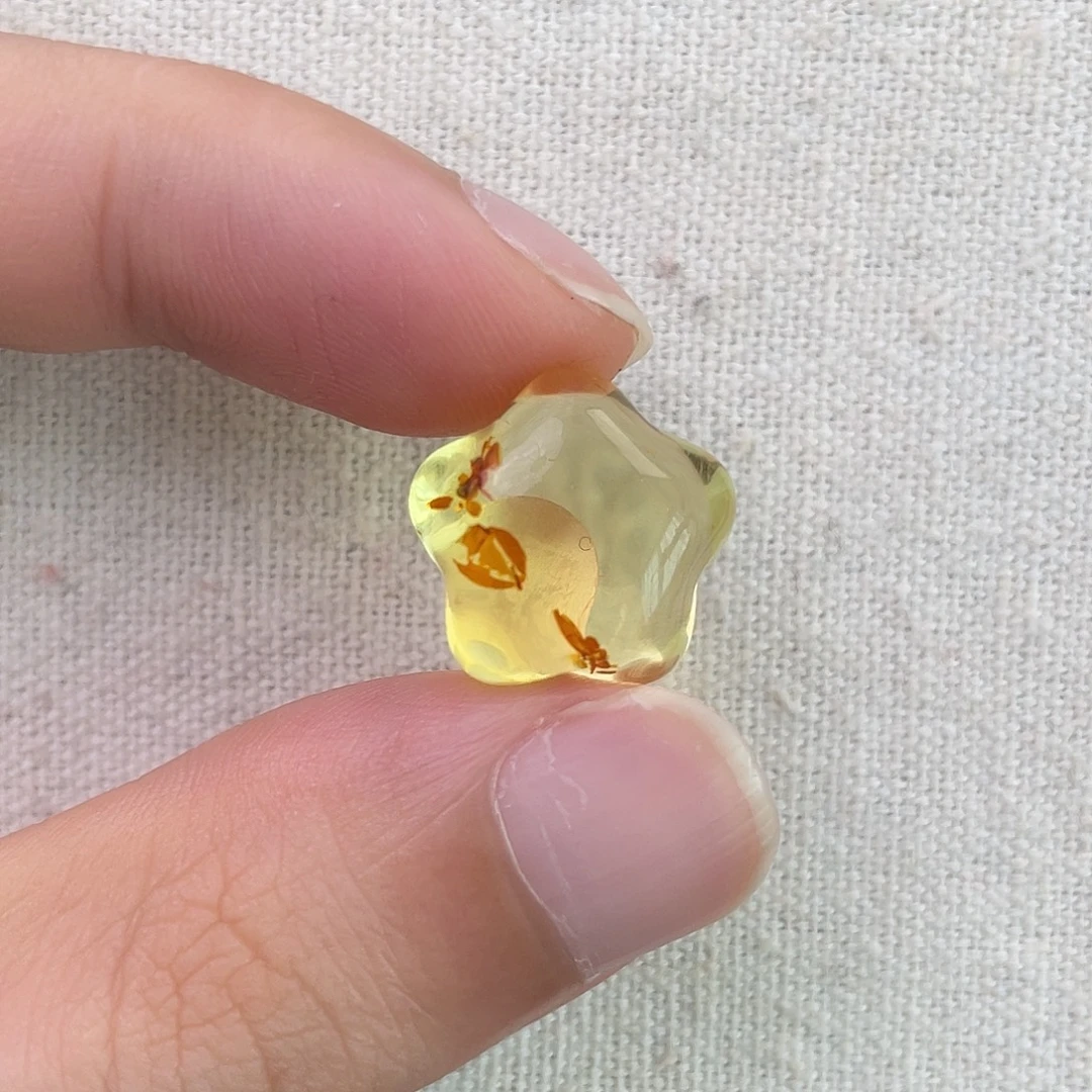琥珀未镶嵌珠宝奇石