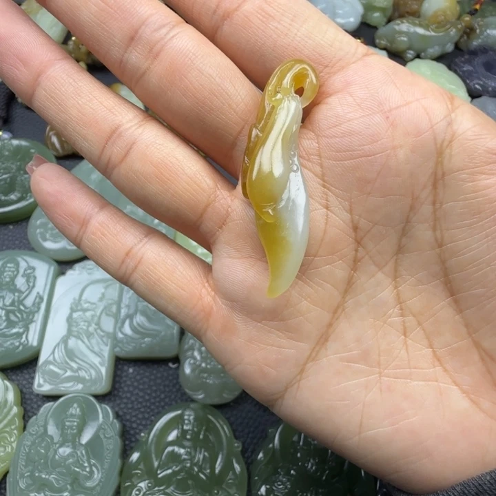 和田玉未镶嵌颈饰