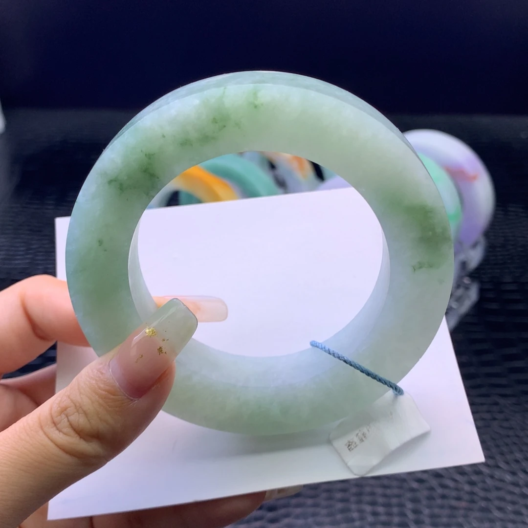 定制翡翠未镶嵌手镯