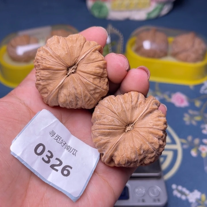 走***儿文玩核桃把件南瓜墩43.0326