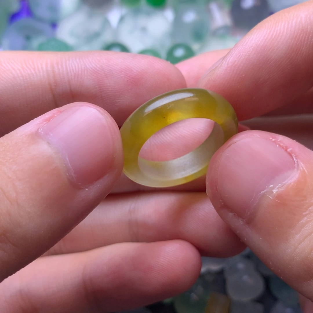 A***n定制翡翠未镶嵌挂件