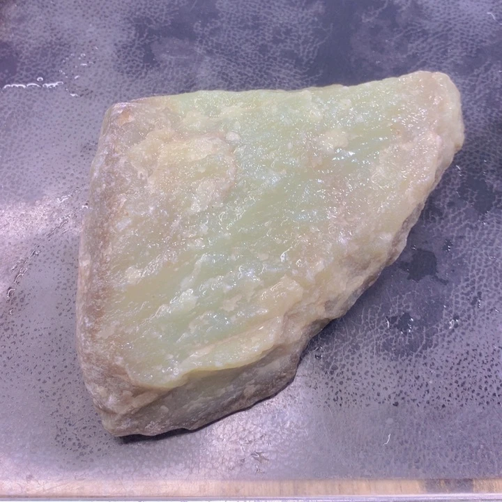 和田玉（糖玉）未镶嵌珠宝奇石三*哥