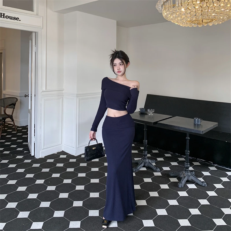 纯欲设计感斜肩长袖T恤上衣女秋季高腰修身鱼尾半身裙长裙两件套