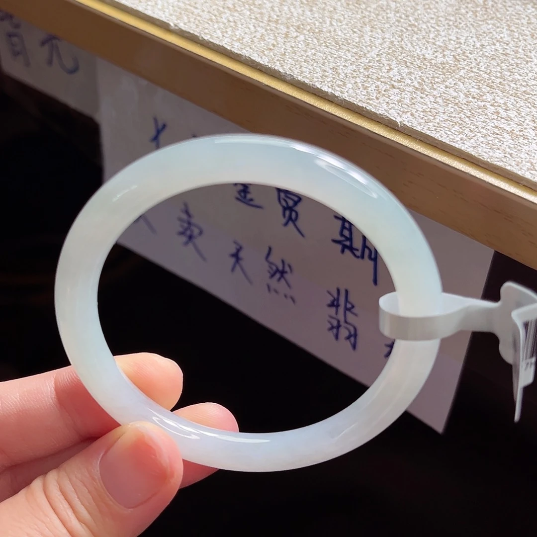 翡翠手镯未镶嵌手镯