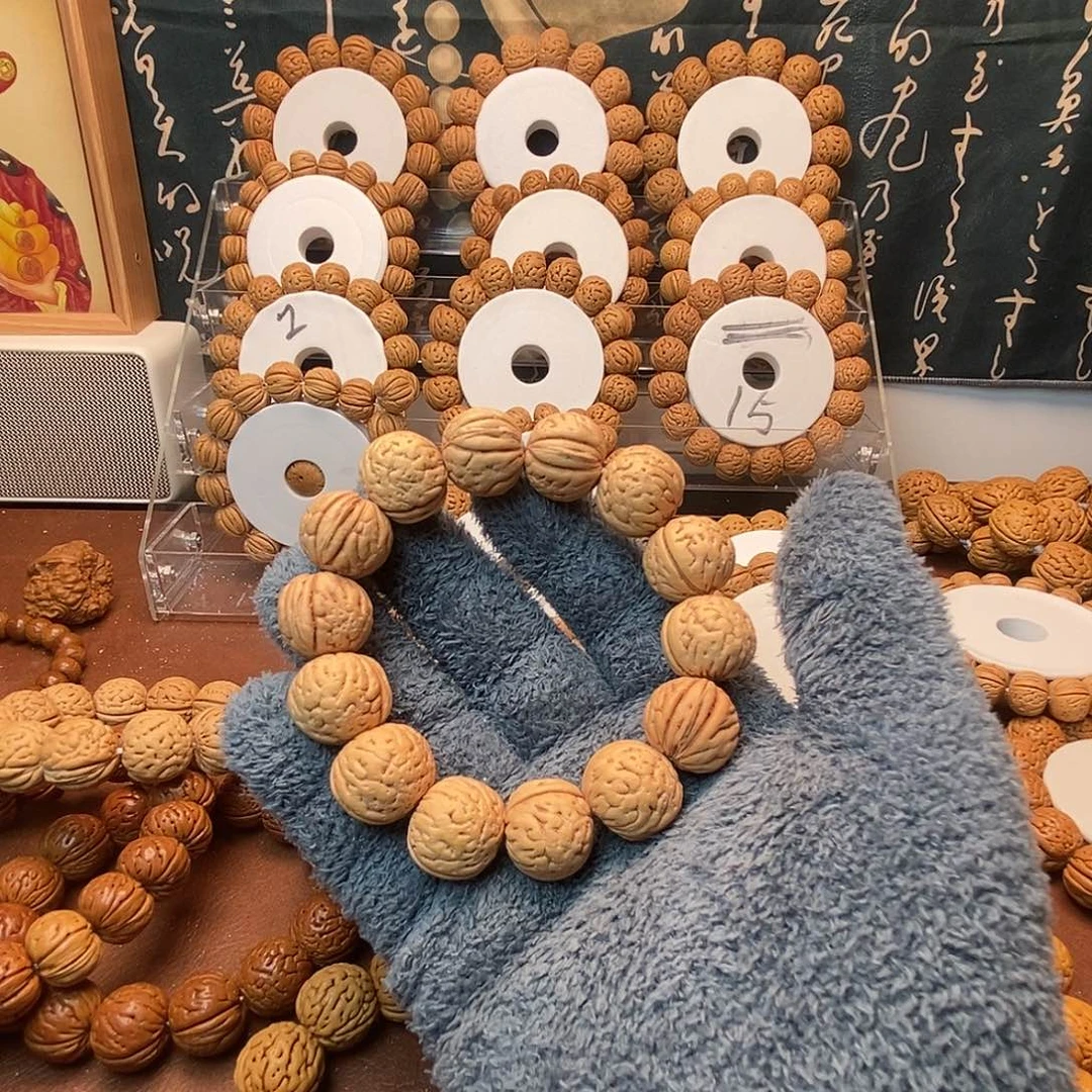 牛***斯吊坠桃核盘锦肌肉18.5