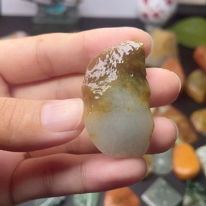 颈饰未镶嵌翡翠天然缅甸翡翠原石吊坠