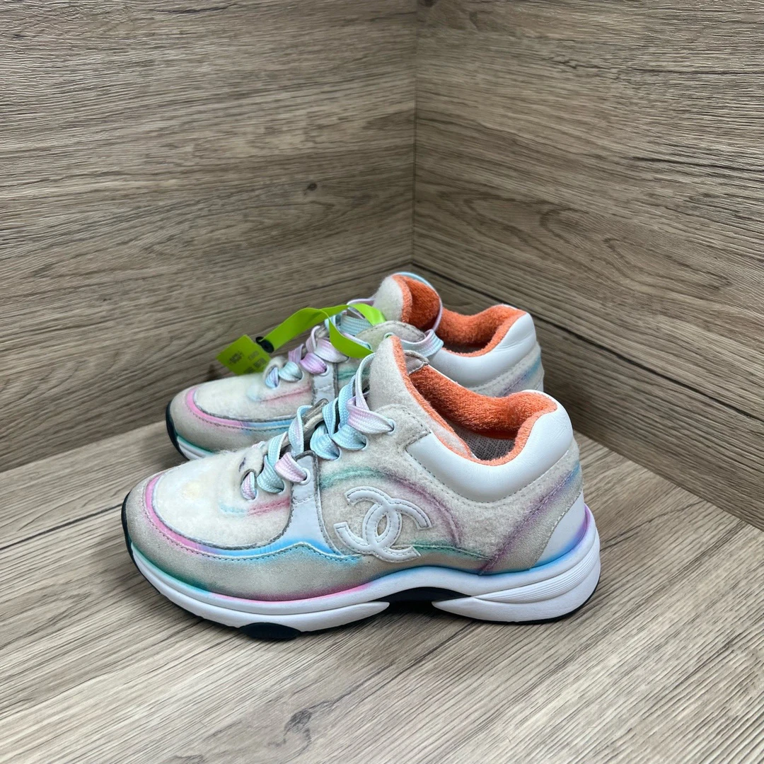 95新 Chanel/香奈儿 彩色绒面运动鞋 34码/95新/无配件