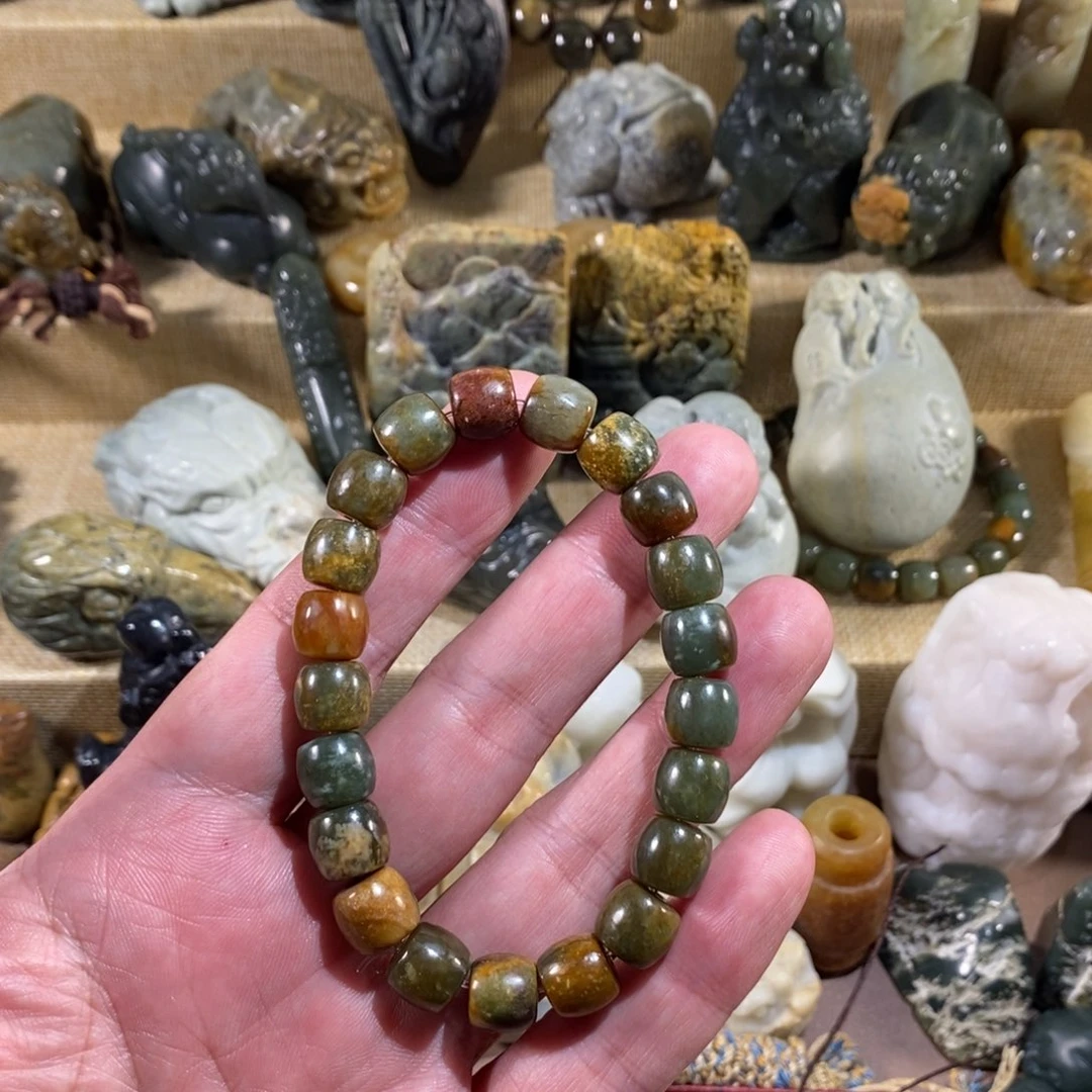 透闪石质玉未镶嵌把件