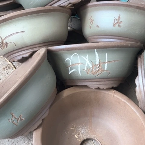 紫砂花盆100-7。        27-11