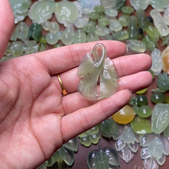 蛇纹石玉合金颈饰