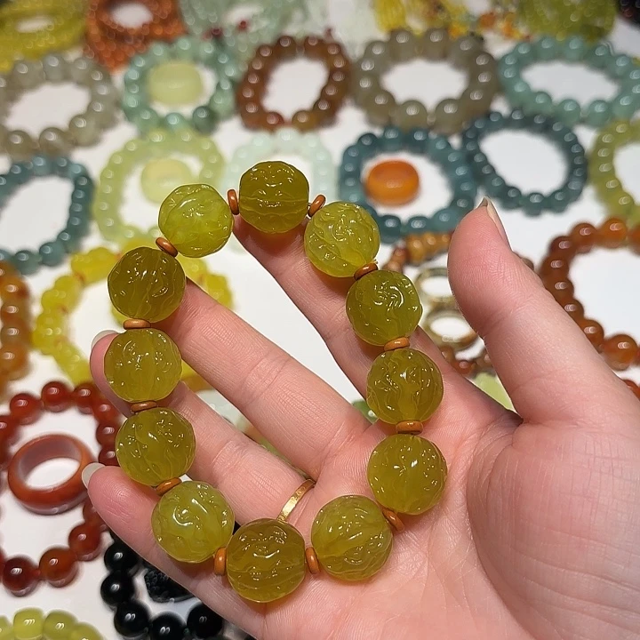 秋***3蛇纹石玉未镶嵌手串