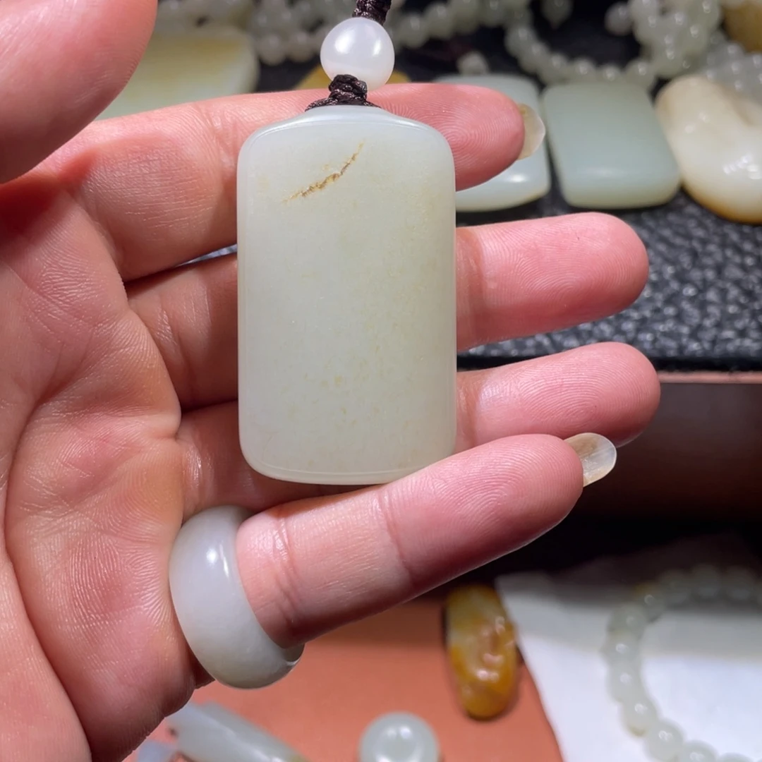 和田玉（糖玉）未镶嵌颈饰