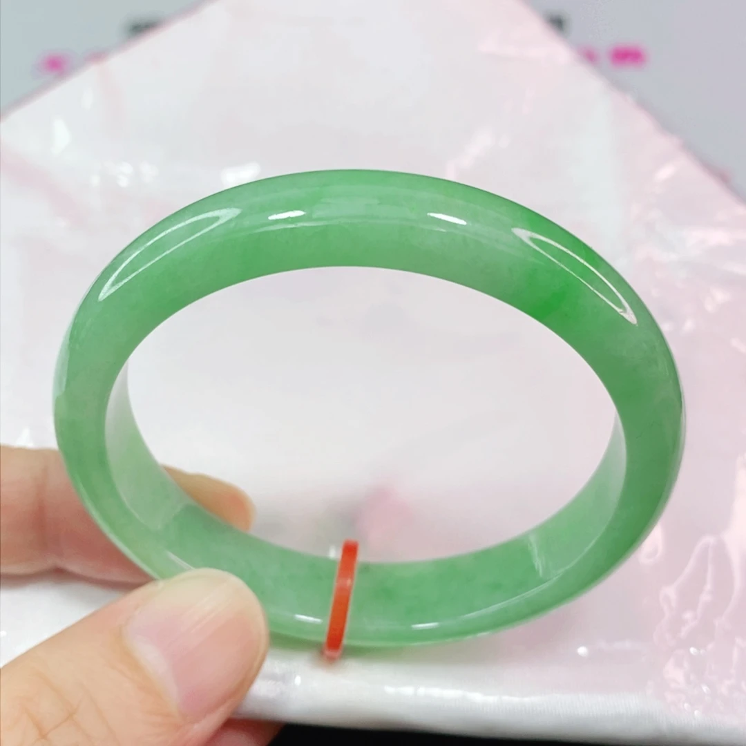 翡翠手镯未镶嵌52圈口贵妃