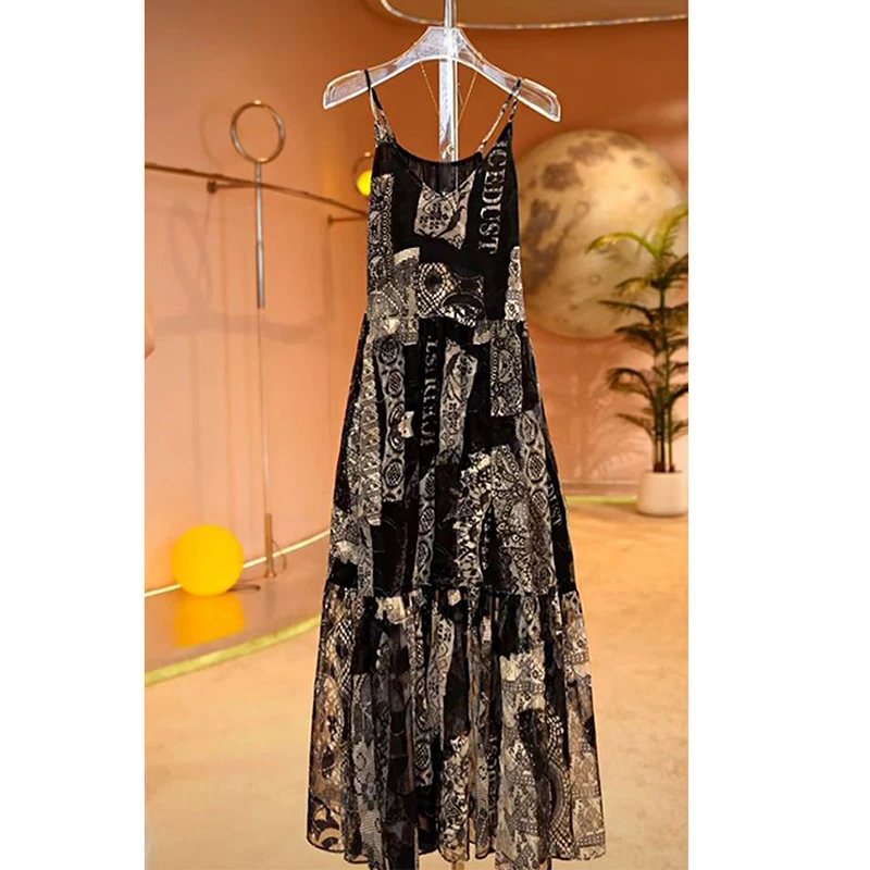 独特漂亮夏装女2025新款高级感黑色蕾丝吊带连衣裙子今年流行爆款