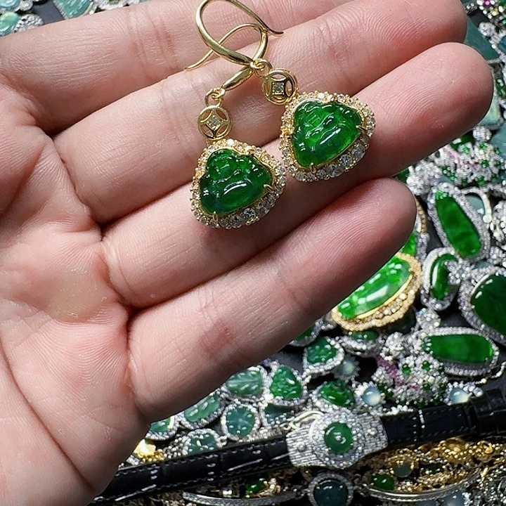 翡翠颈饰未镶嵌天然A货翡翠放漏