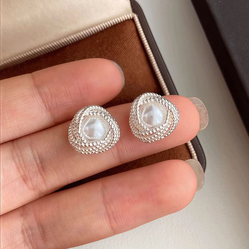 铜合金耳饰 法式小香风缠绕珠耳钉女轻奢高级感气质耳环独特耳饰