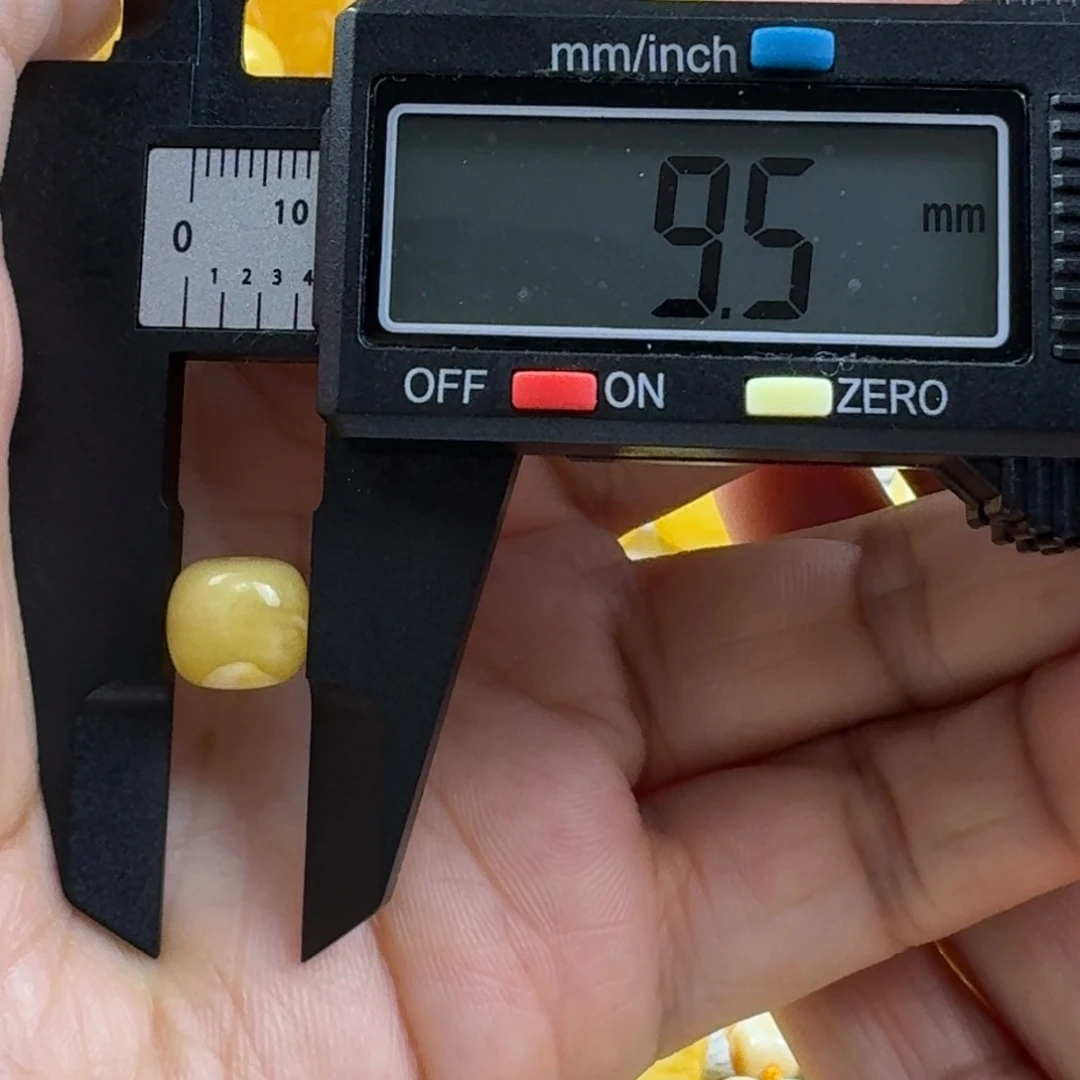 蜜蜡未镶嵌裸石18杂