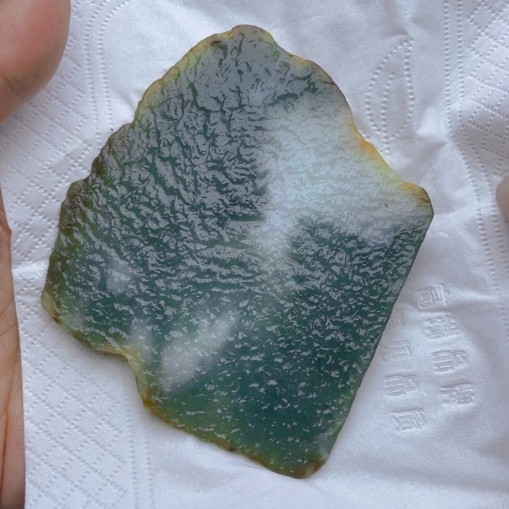 翡翠挂件未镶嵌孑*翡翠