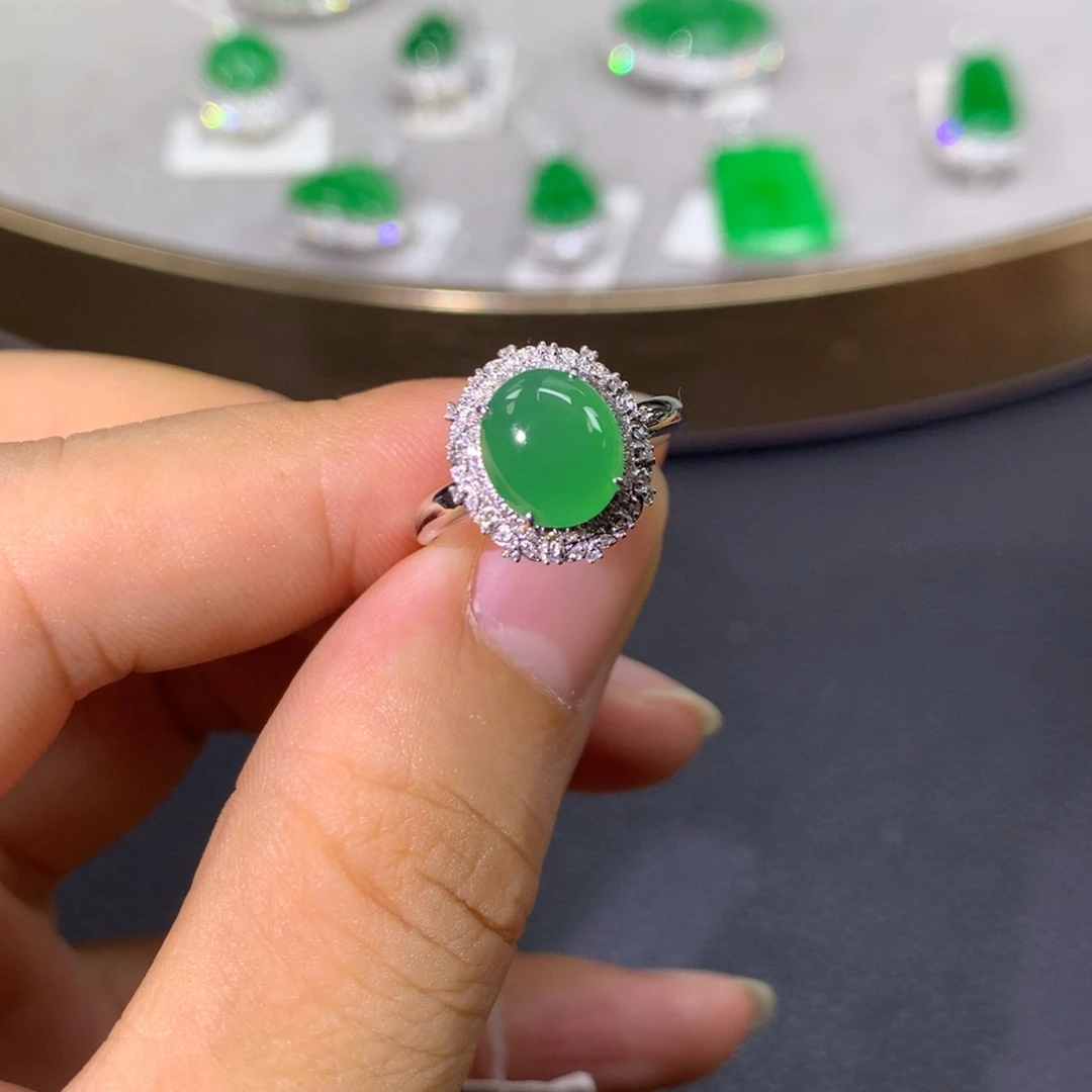 翡翠戒指18K金镶嵌翡翠