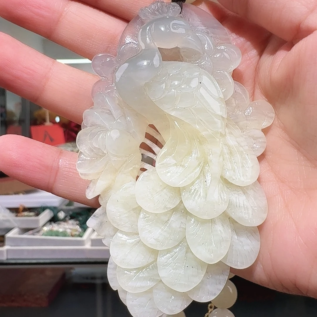 岫玉未镶嵌颈饰吊坠