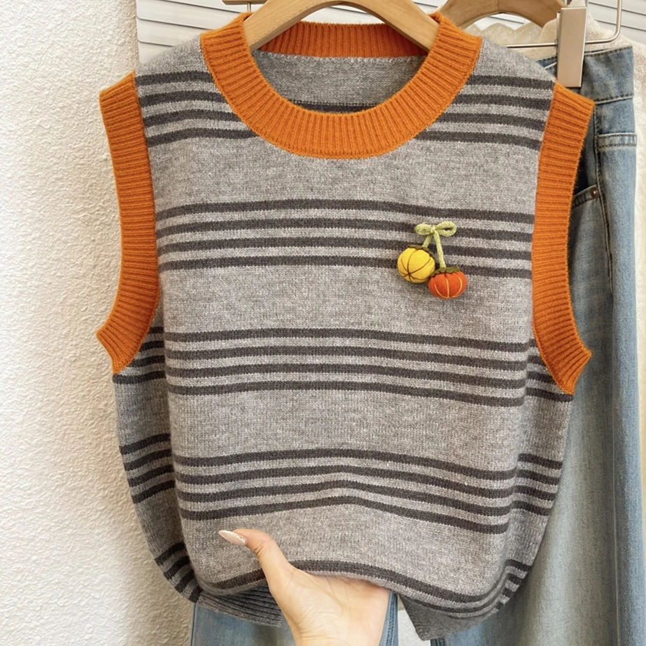 柿柿如意软糯南瓜橘针织马甲女秋冬叠穿条纹韩系慵懒毛衣坎肩背心