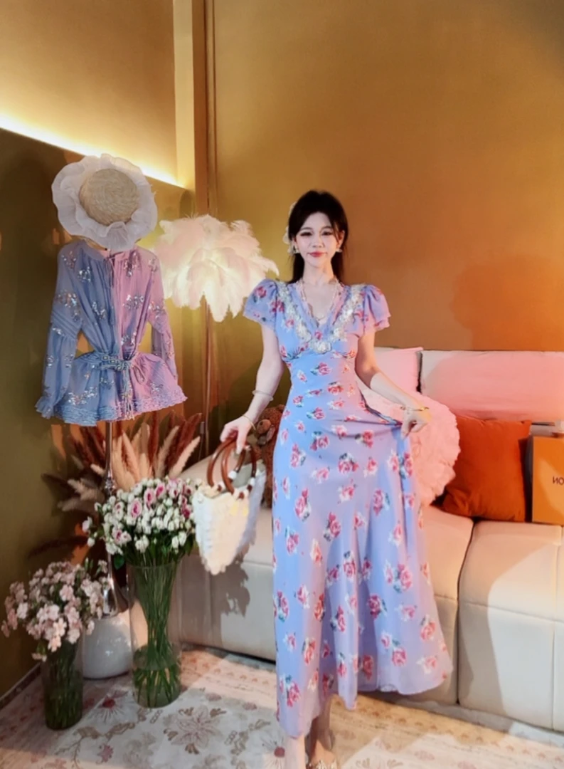 【崔】裙子度假风碎花小飞袖连衣裙女装夏季法式后背镂空A字裙长裙