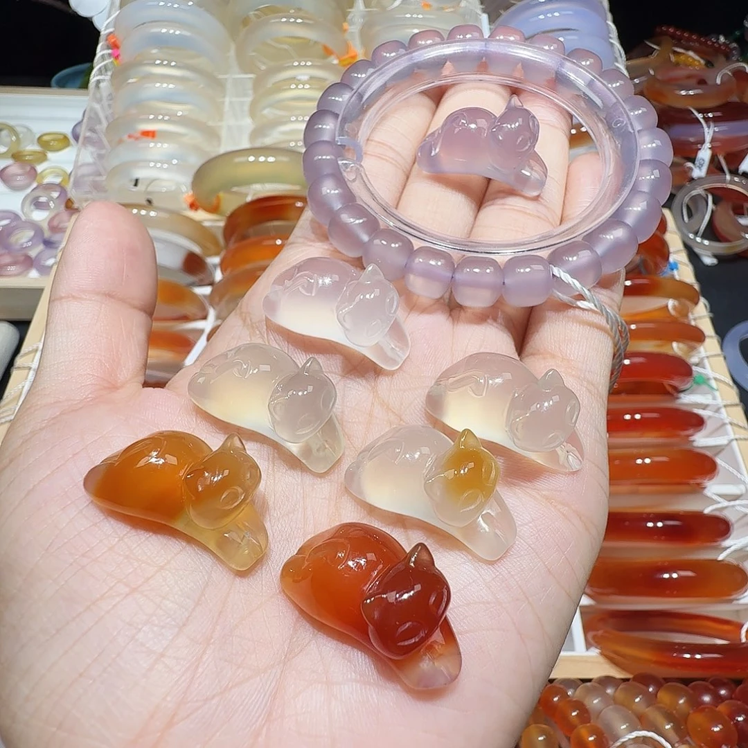 玛瑙/玉髓未镶嵌珠宝半成品趴趴猫一个