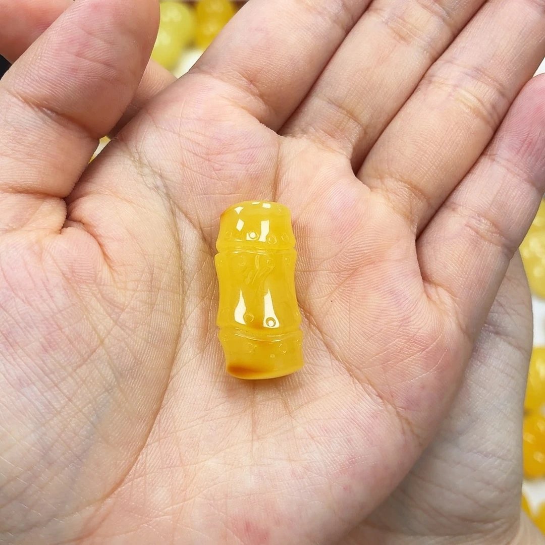 l***y未镶嵌颈饰蜜蜡焦皮竹节