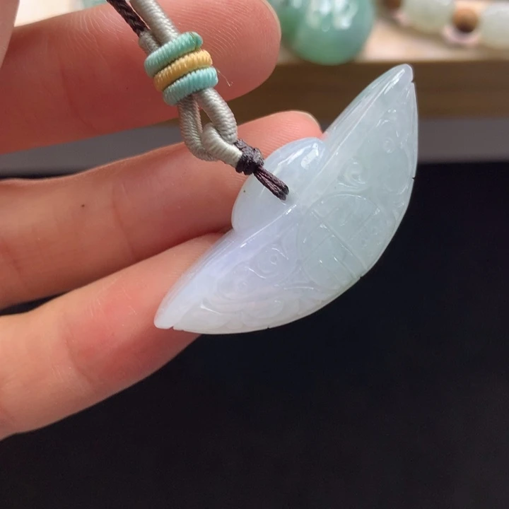 翡翠未镶嵌颈饰吊坠