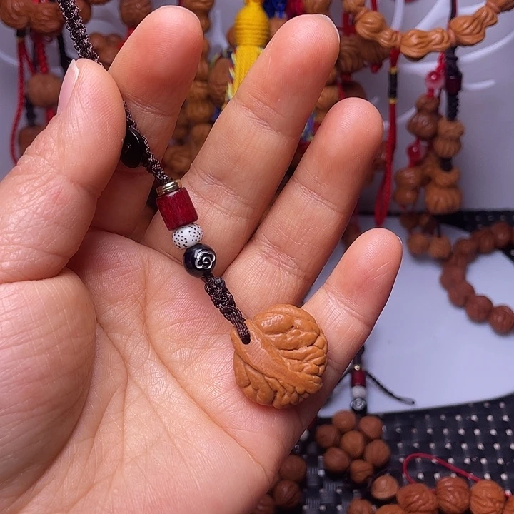 吊坠桃核龙纹桃枭