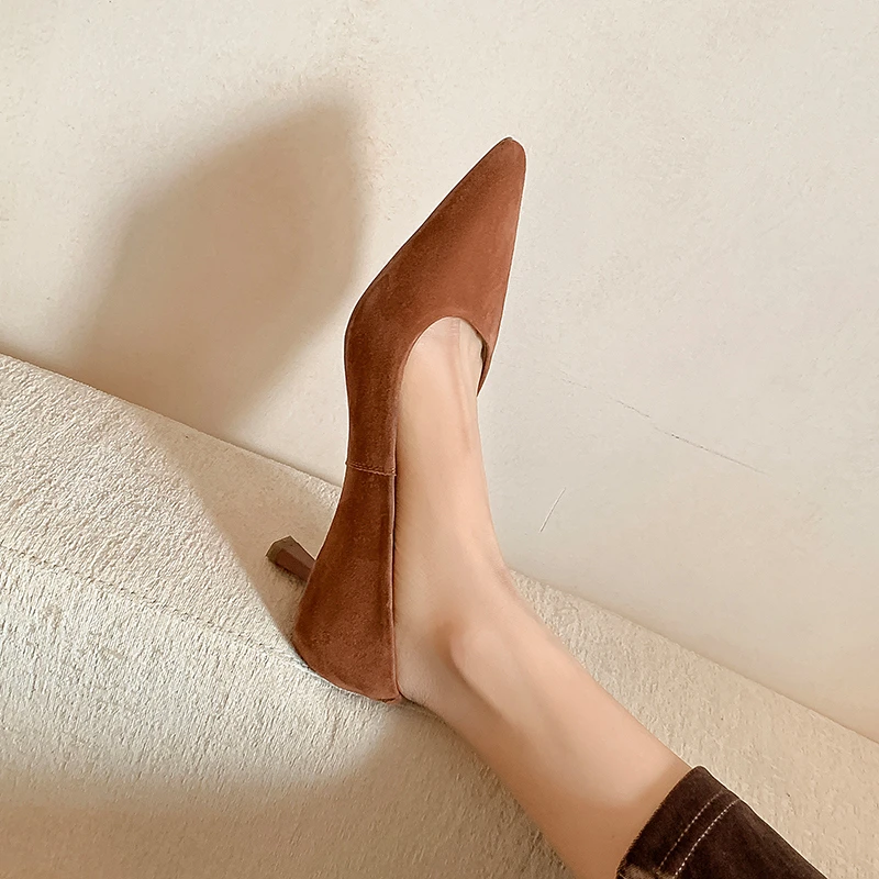 【官方正品&香港SHOP】羊反绒尖头小猫跟单鞋女2025新款浅口通勤