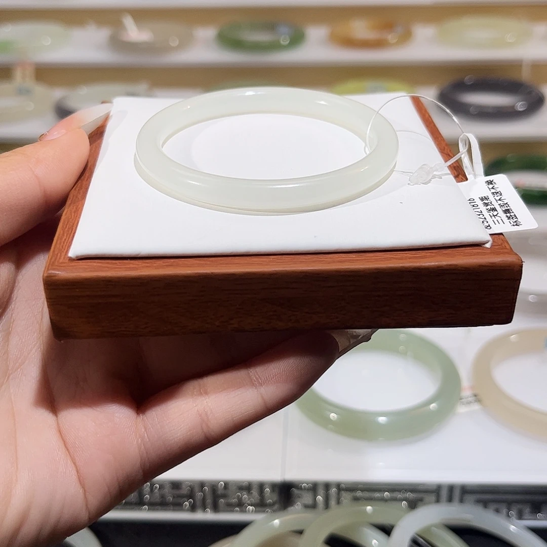 和田玉未镶嵌手镯白月光