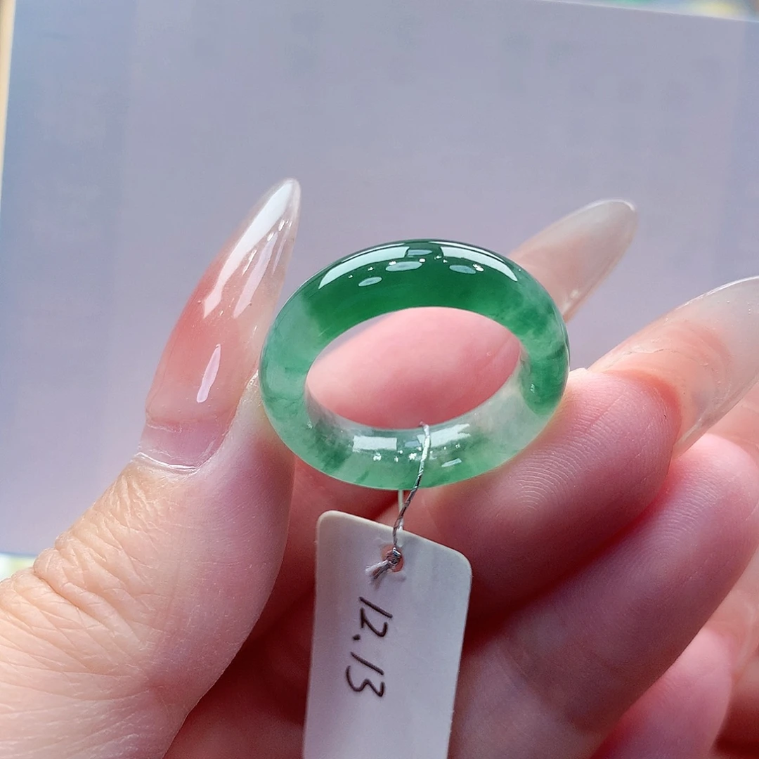 靳***乔翡翠未镶嵌戒指缅甸A货