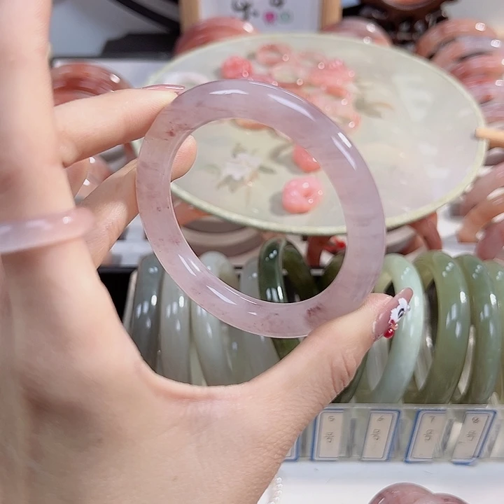 石英质玉手镯未镶嵌l**?