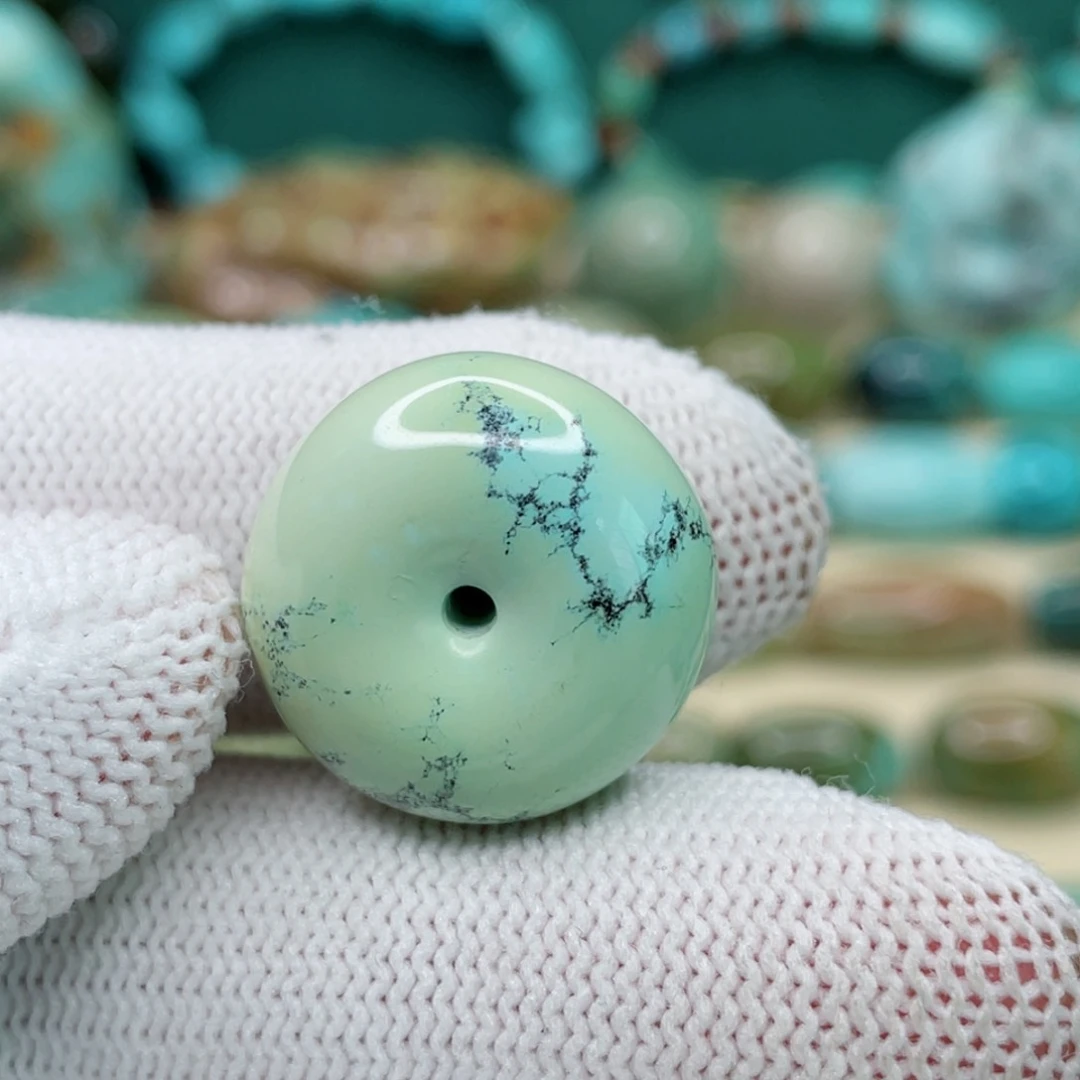 未镶嵌绿松石颈饰