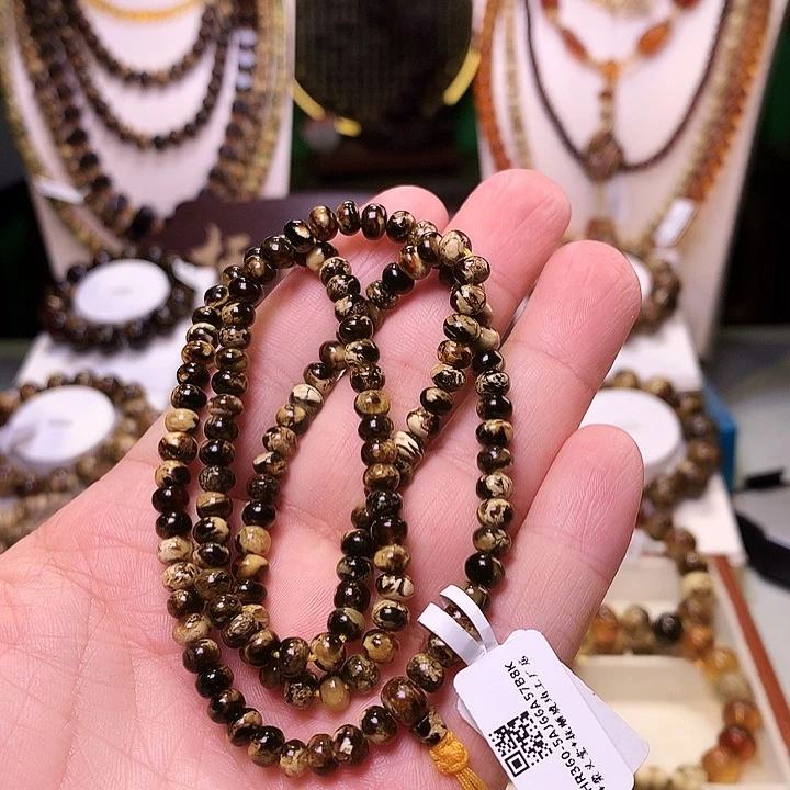 *****琥珀未镶嵌裸石5+