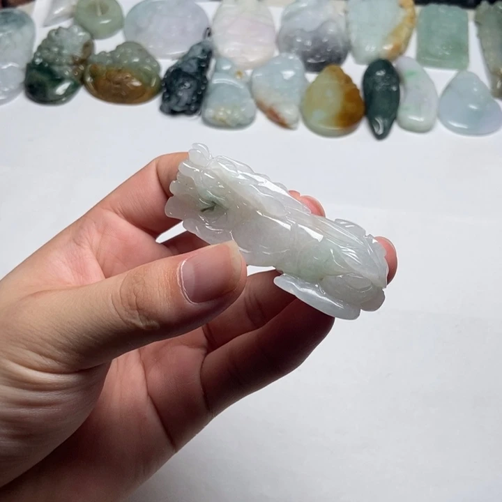 翡翠未镶嵌颈饰貔貅19