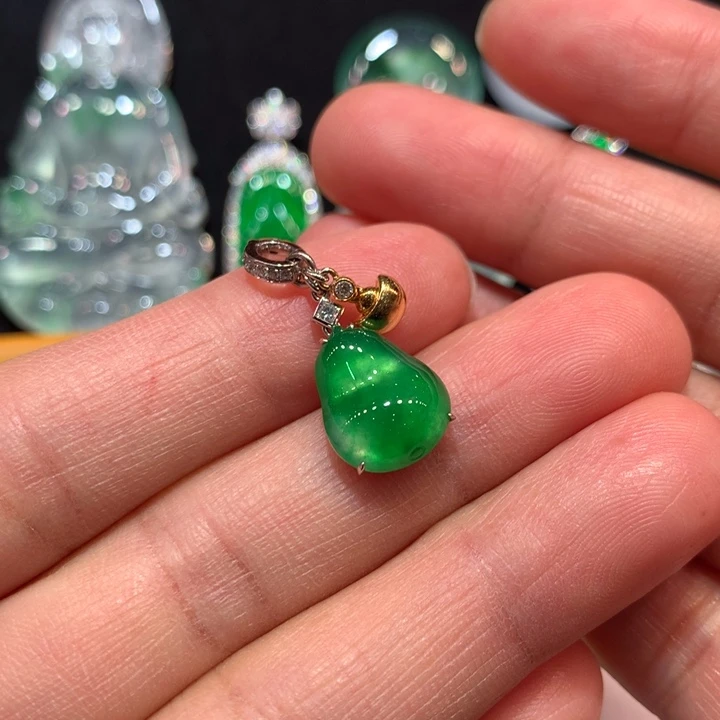 翡翠18K金镶嵌吊坠(不含链)林*天然翡翠葫芦吊坠