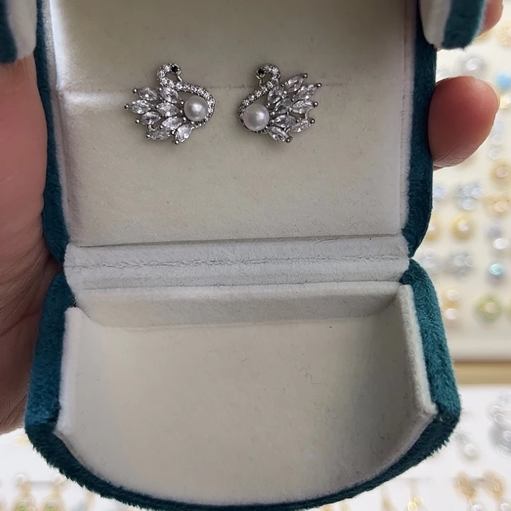 合金耳饰淡水珍珠