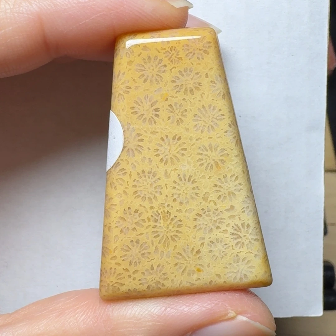 硅化玉色纯的明黄花未镶嵌