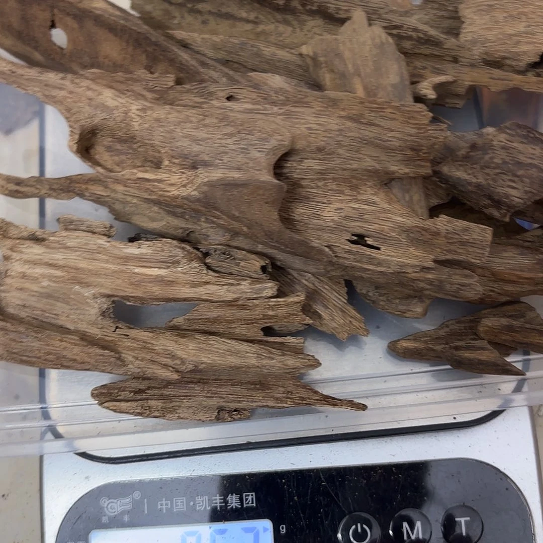 沉香沉香碎屑y*红土