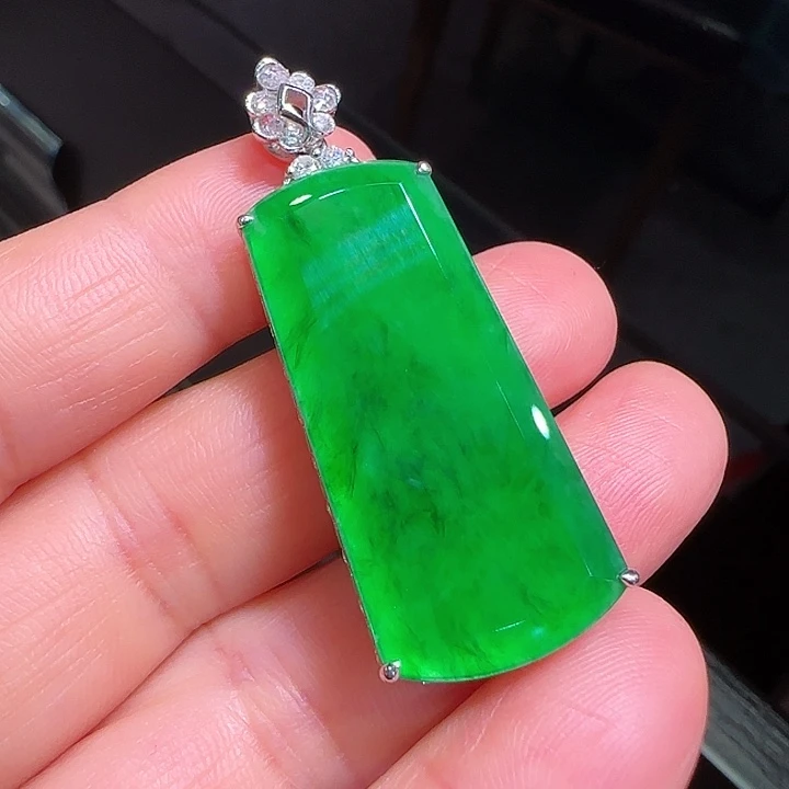 翡翠吊坠(不含链)18K金镶嵌吊坠