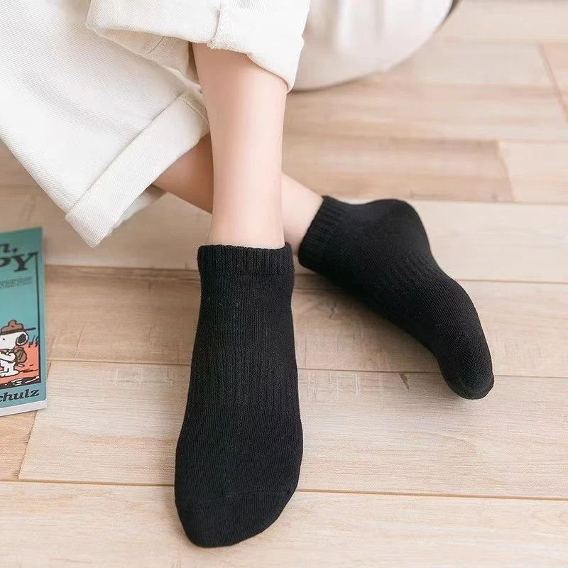 （四个赠品）吸汗不起球防臭夏季常规款短袜纯色男袜春夏隐形袜