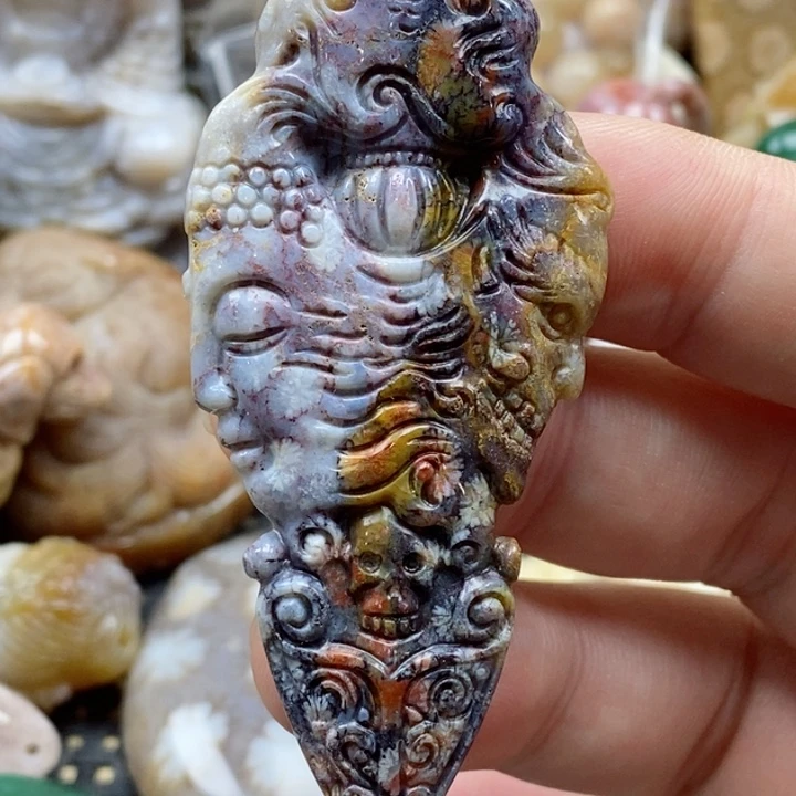 硅化珊瑚（珊瑚玉）颈饰未镶嵌有瑕