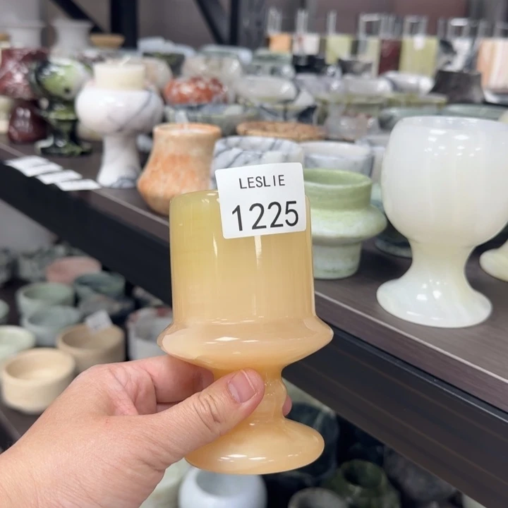 1225。